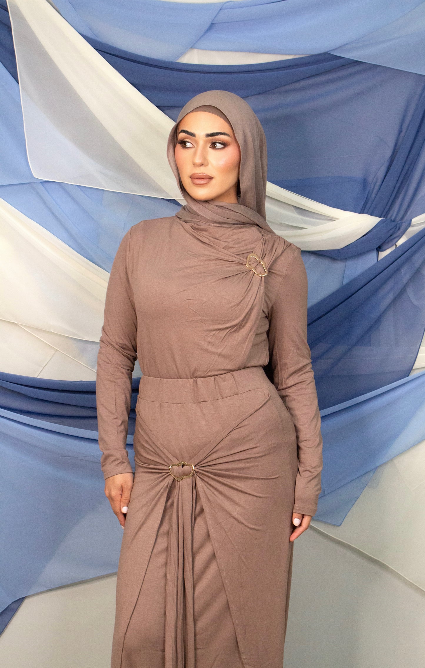 Samira set