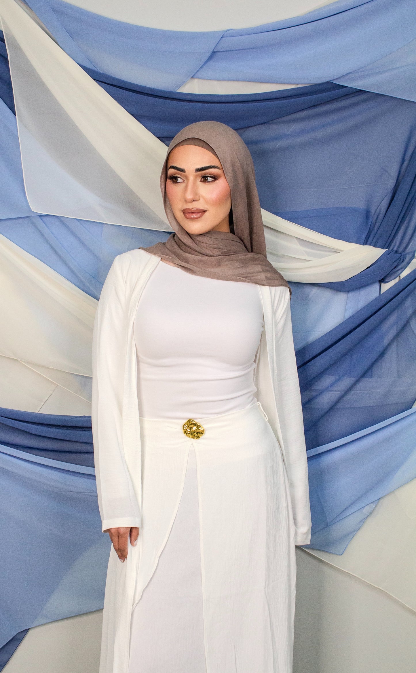 Aisha set